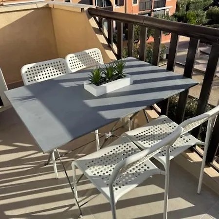 Superbe T2 Avec Grande Mezzanine, 7' A Pied De La Et Du Centre De La Station, Clim, Wifi, Parking Prive, Piscines Apartmán Canet-en-Roussillon